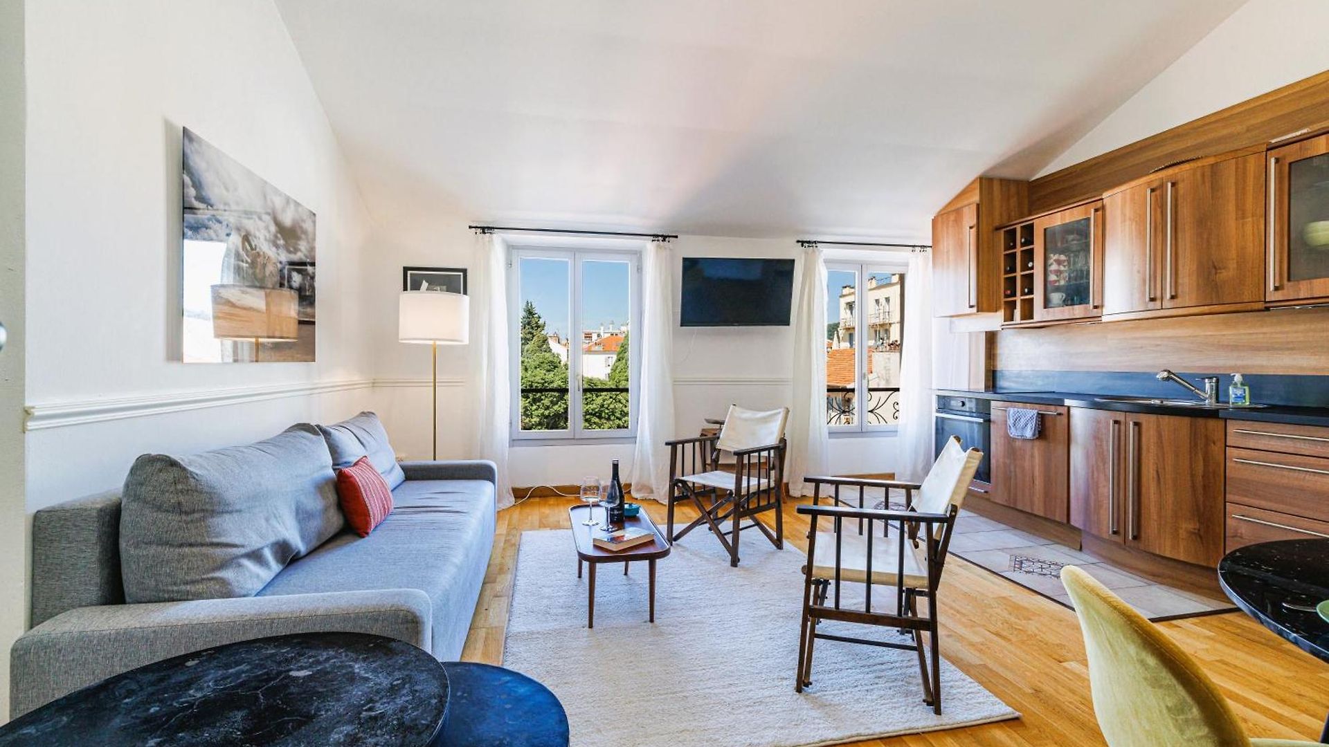 Spacieux Duplex - Carré D'or - à 2 Min De La *