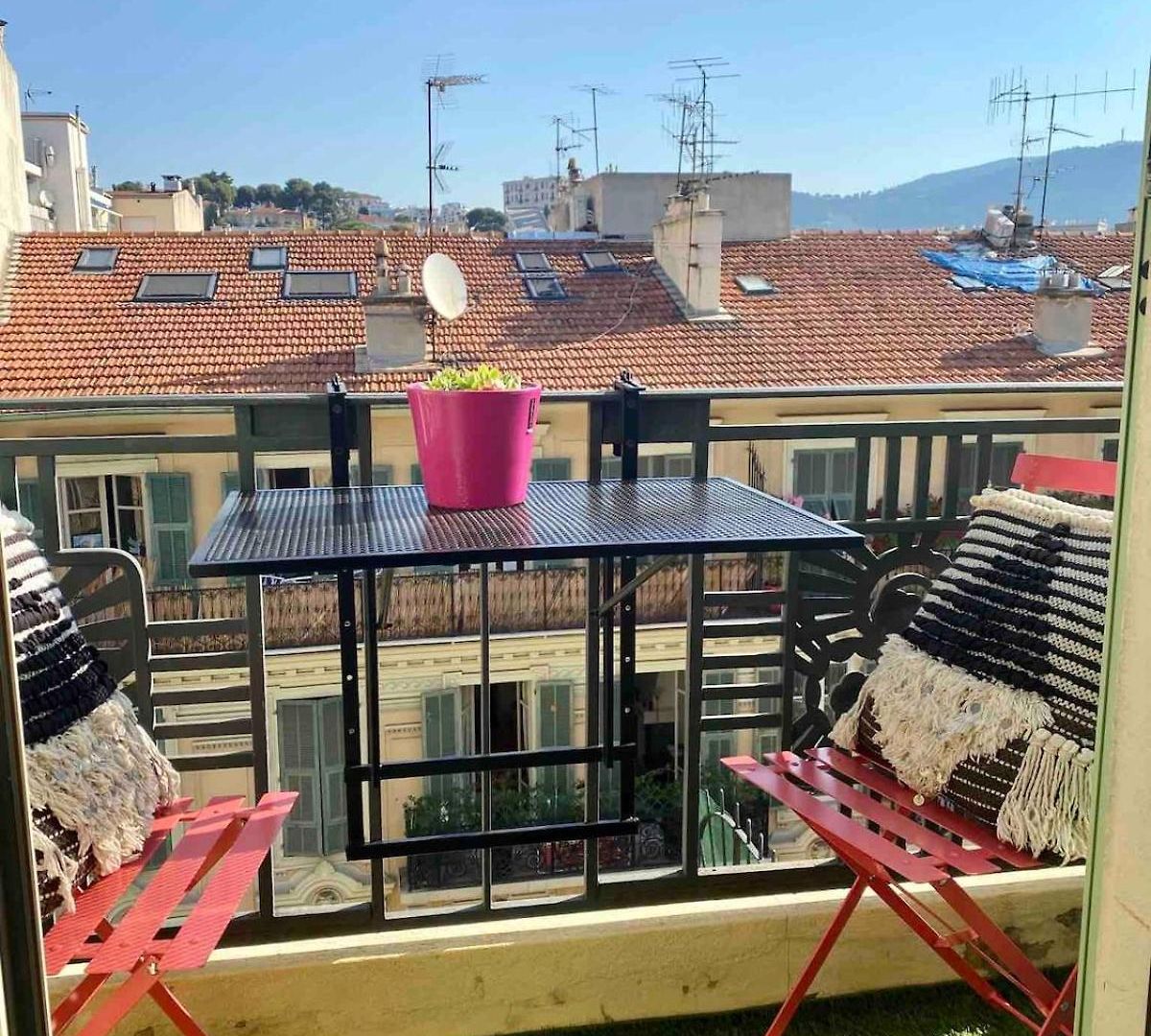Apartment Cosy Et Lumineux 2 Pieces Au Coeur De Nice