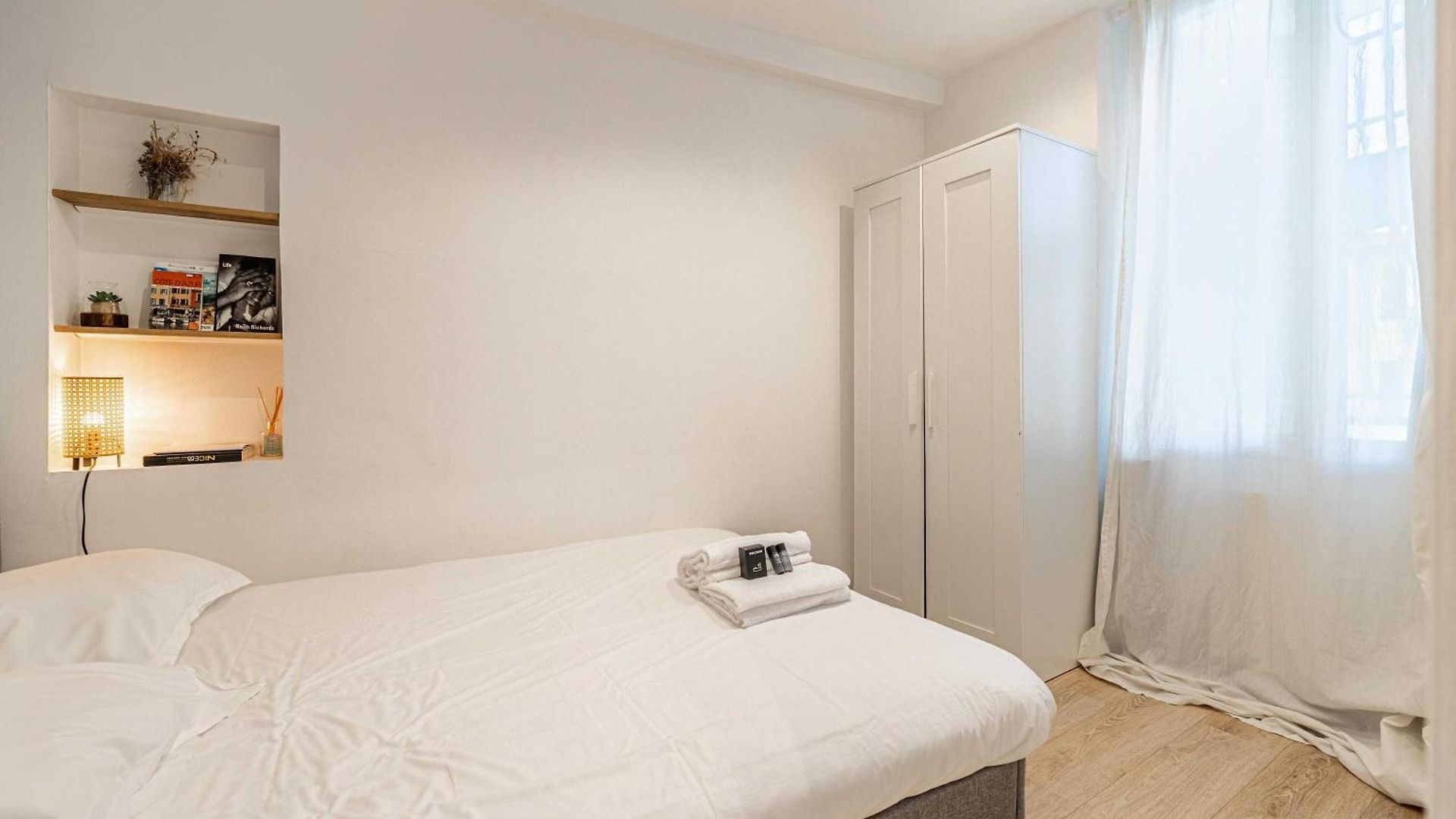 Charming A-c 1br-2p - Massena Apartment