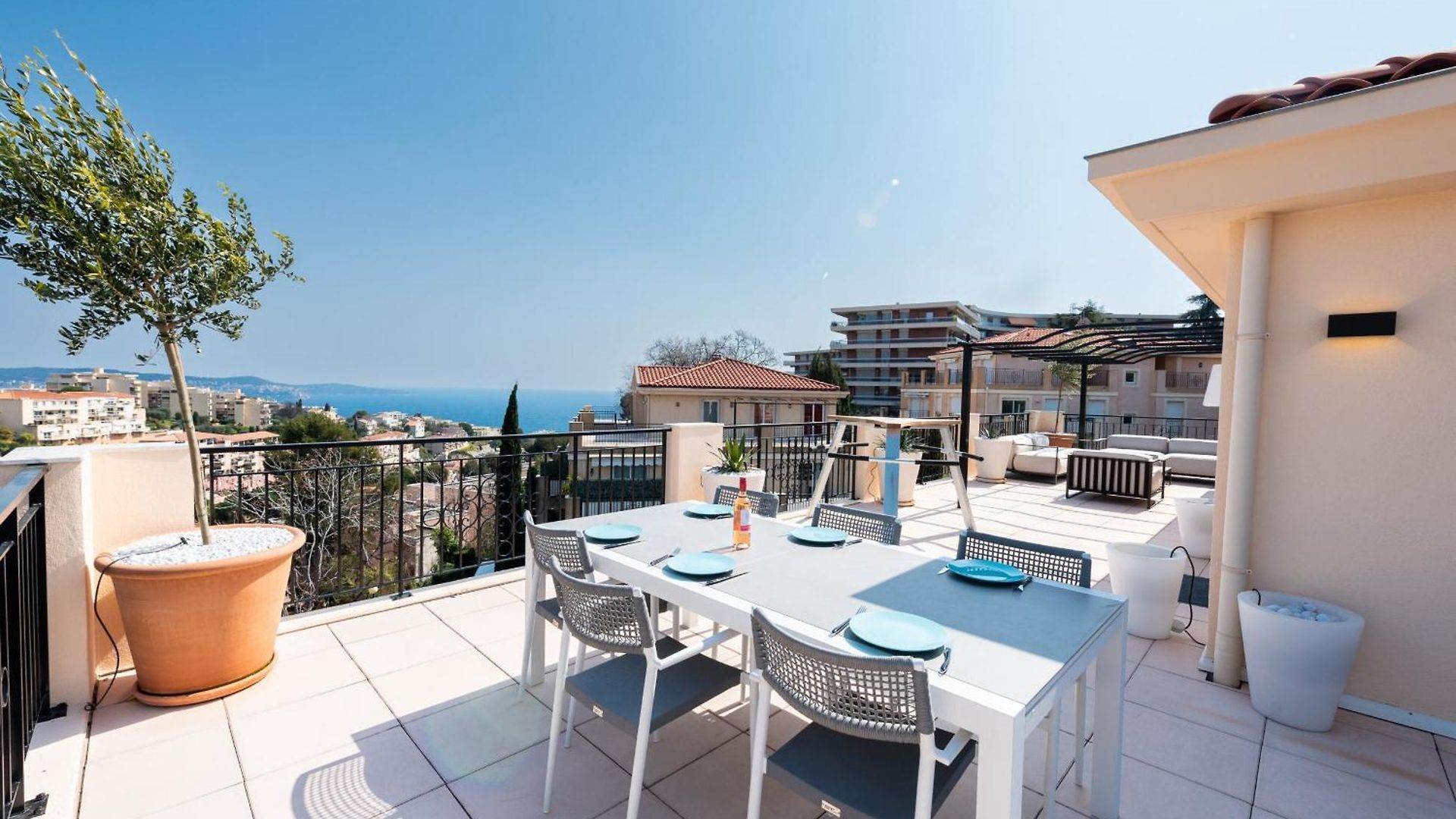 Happyfew Penthouse Lucia Apartment