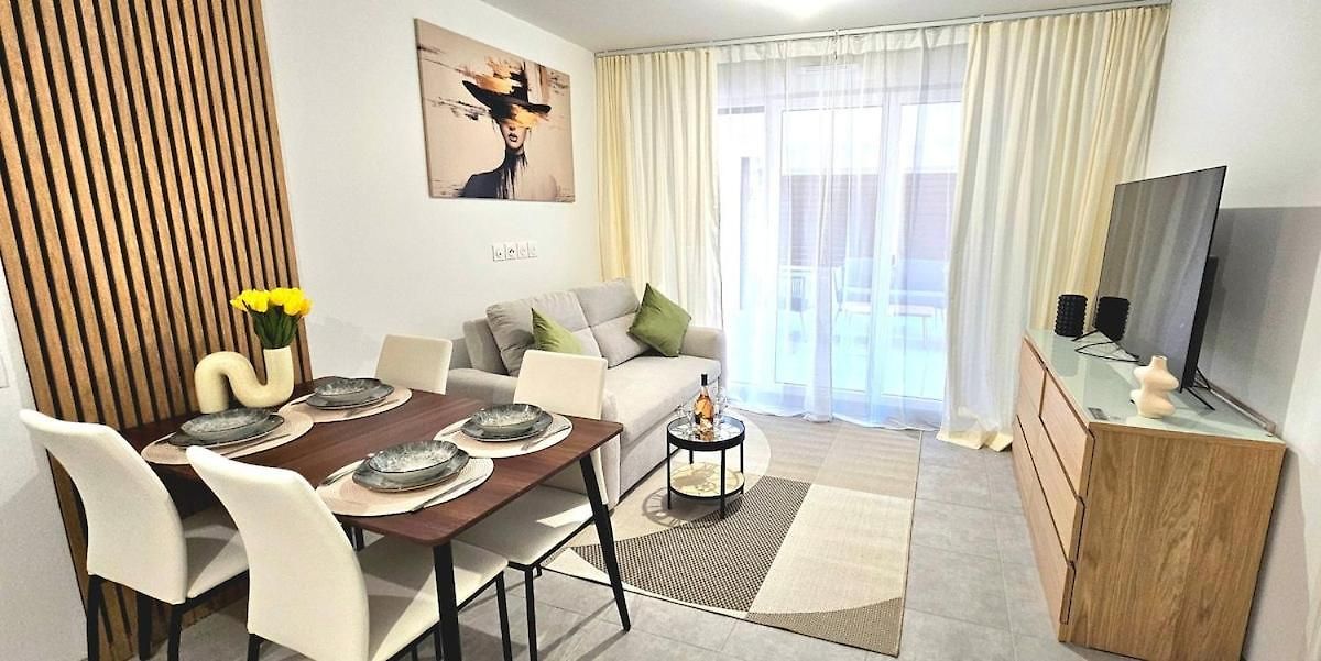 Apartment Center Nice, 10min Beach, Parking, Terrace, Direct Tram