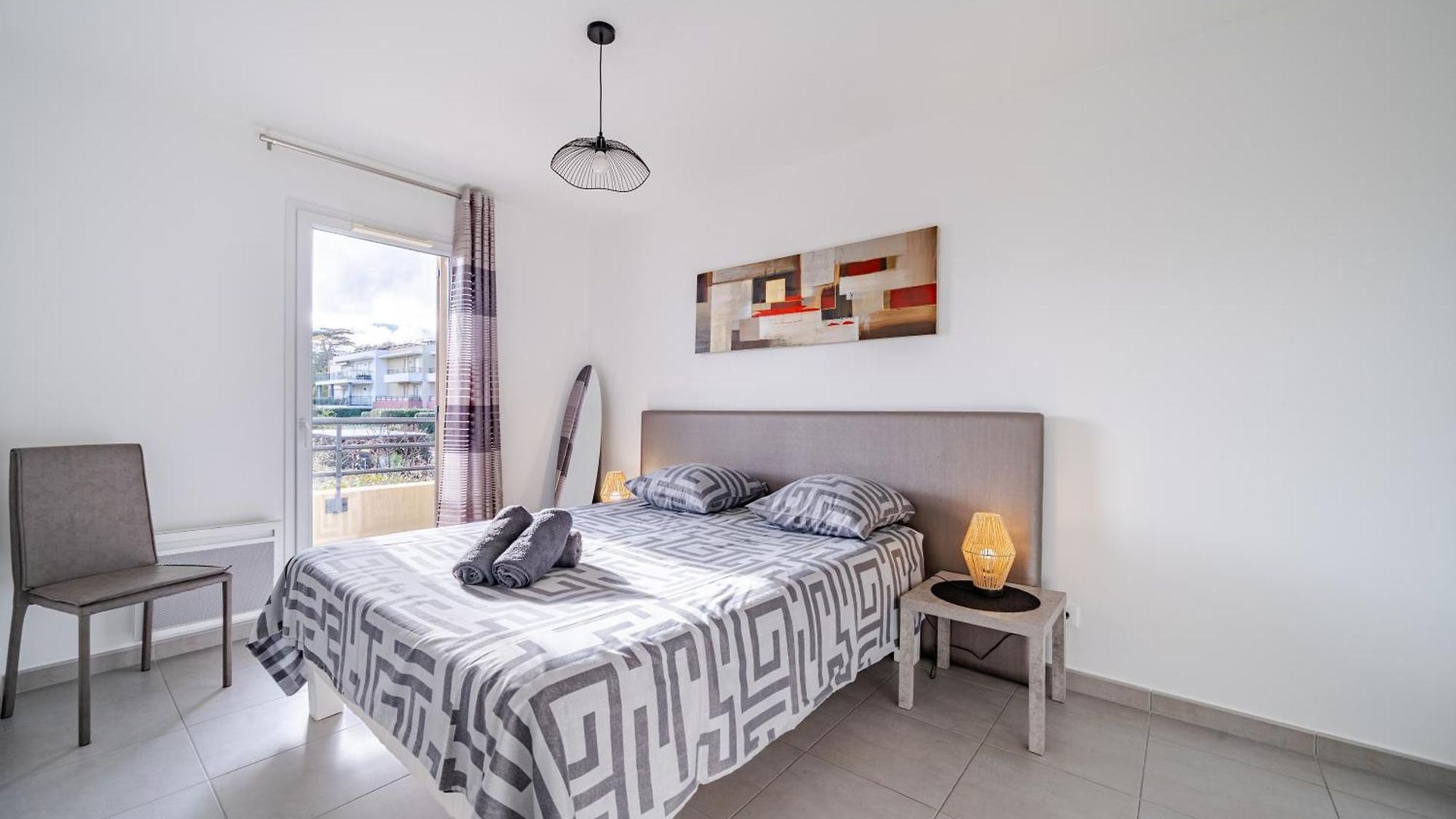 Superbe 2 Pièces - Piscine Et Garage Appartement *