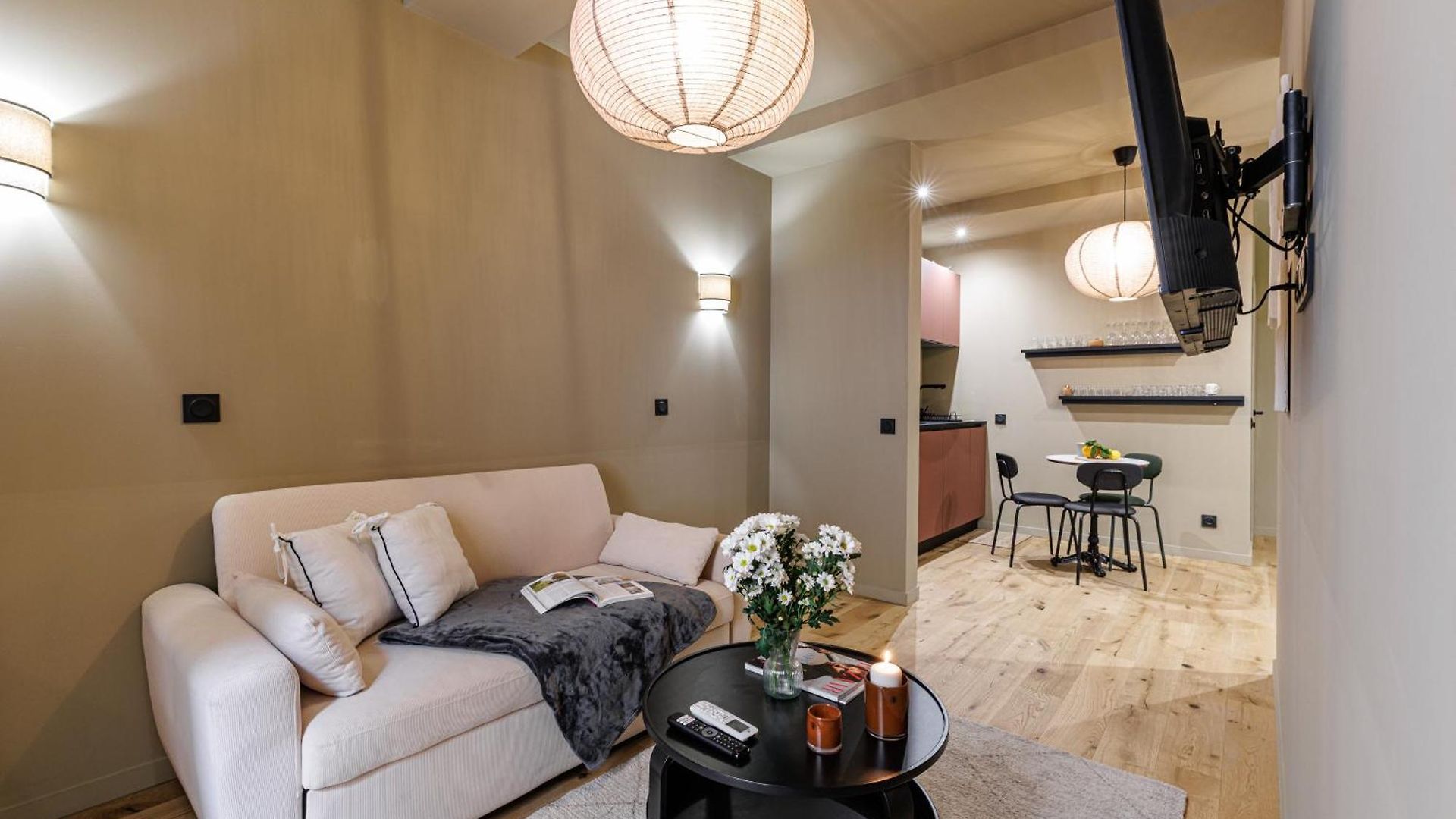 Wonderful Close To Garibaldi - Aircon Apartment Nice