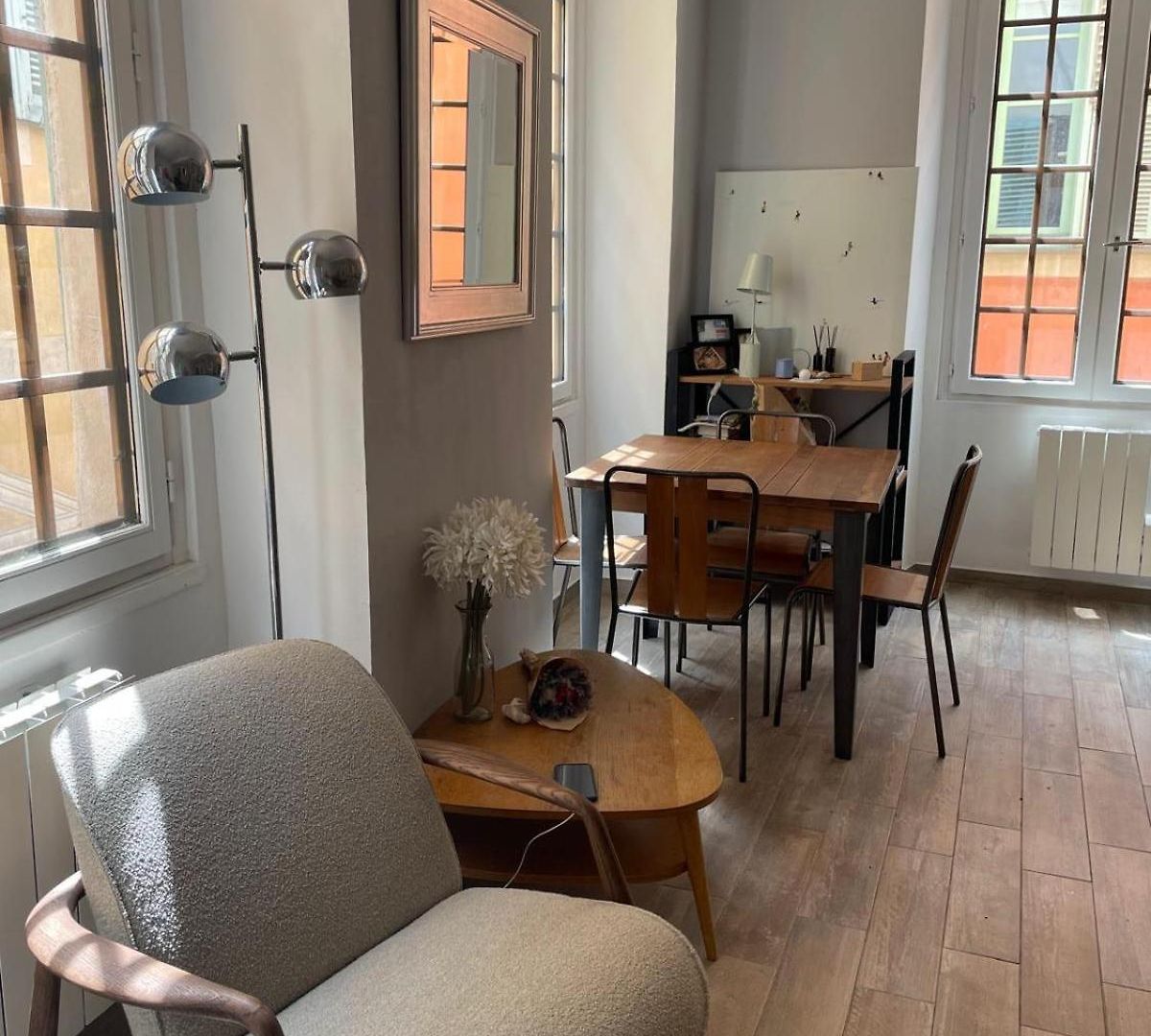 Apartment Authentic Old Town, Separate Bedroom, Ac *