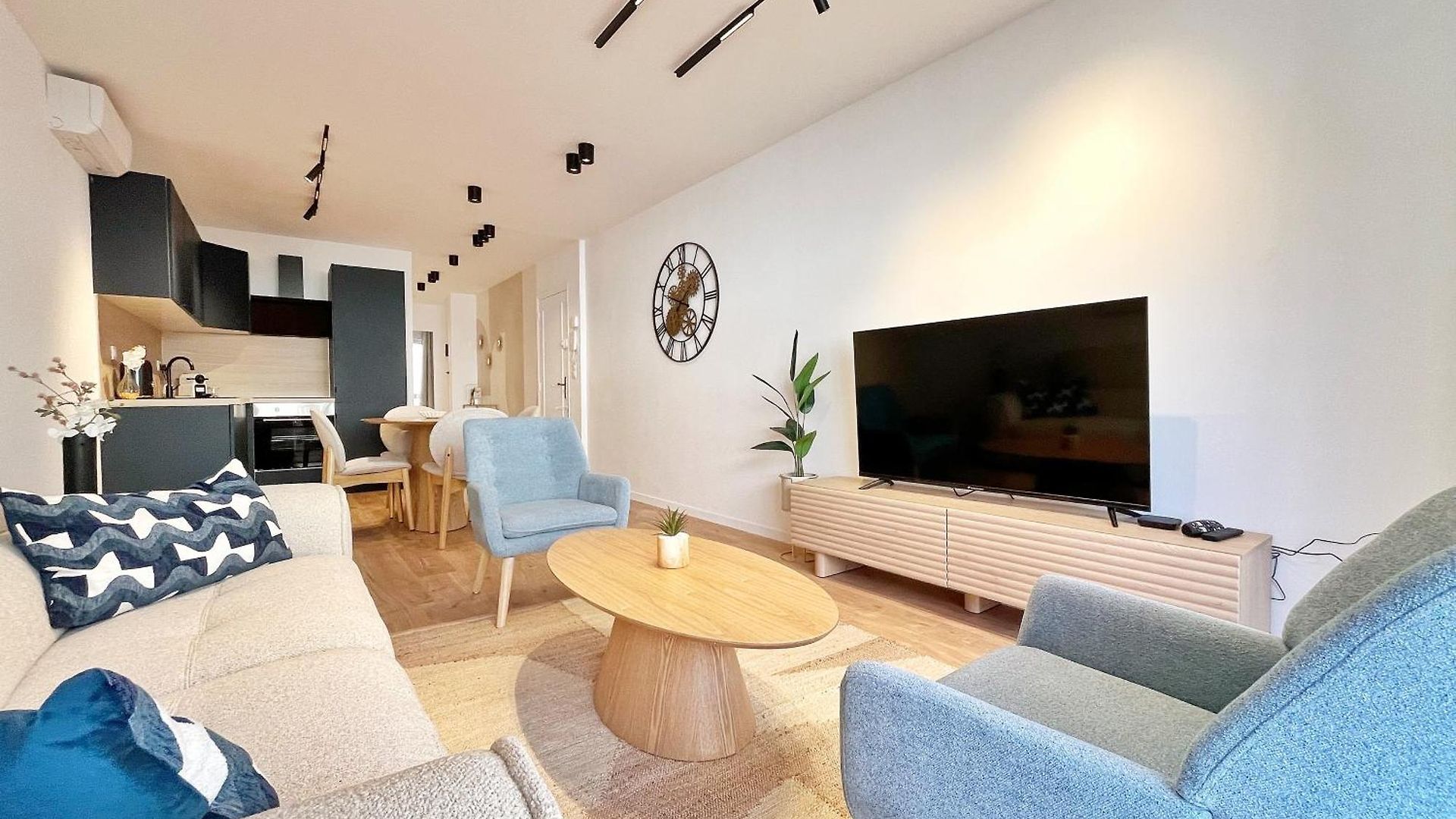 Ref 127 - 3 Pieces 2 Port Apartment