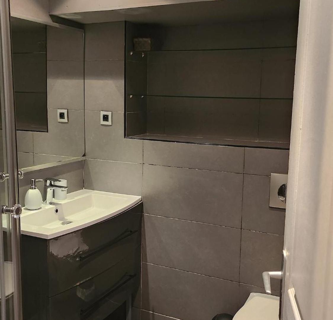 2-room Off The Apartment
