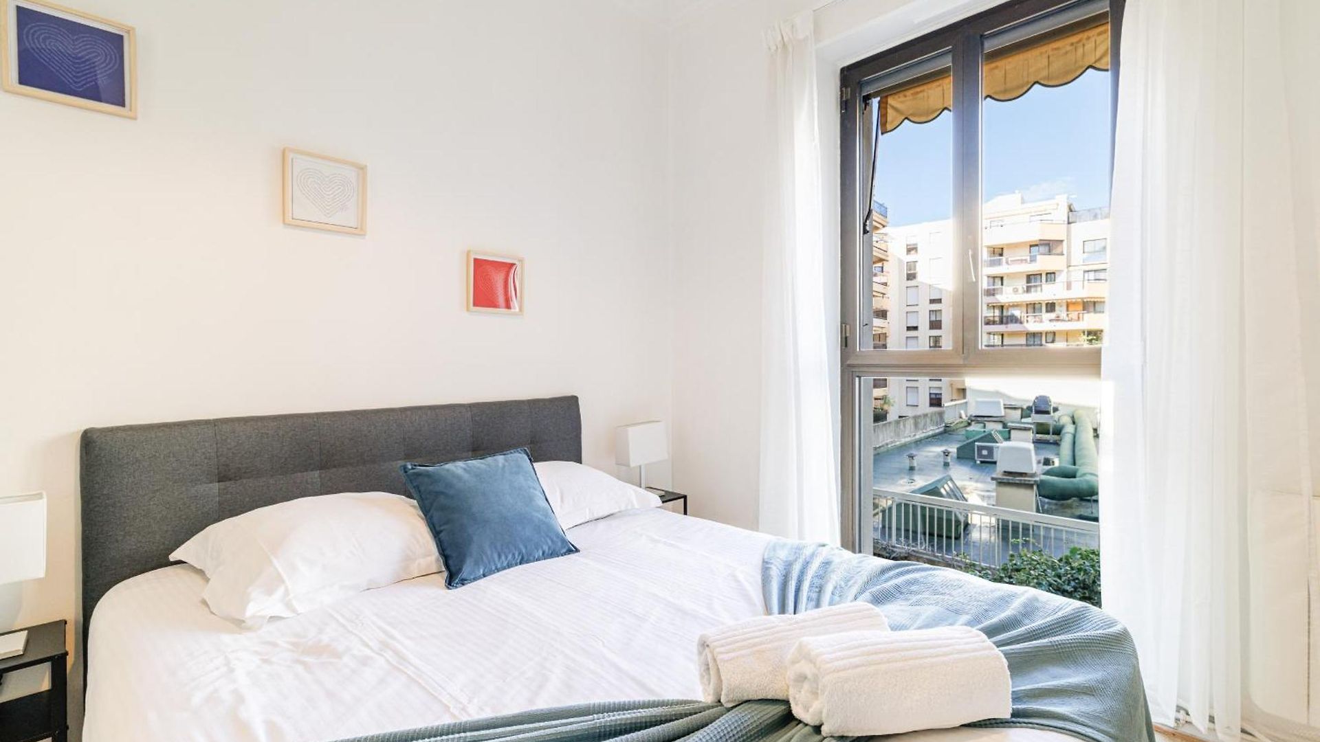 Ultra 2 Bdr - Ac & Balcony Apartment