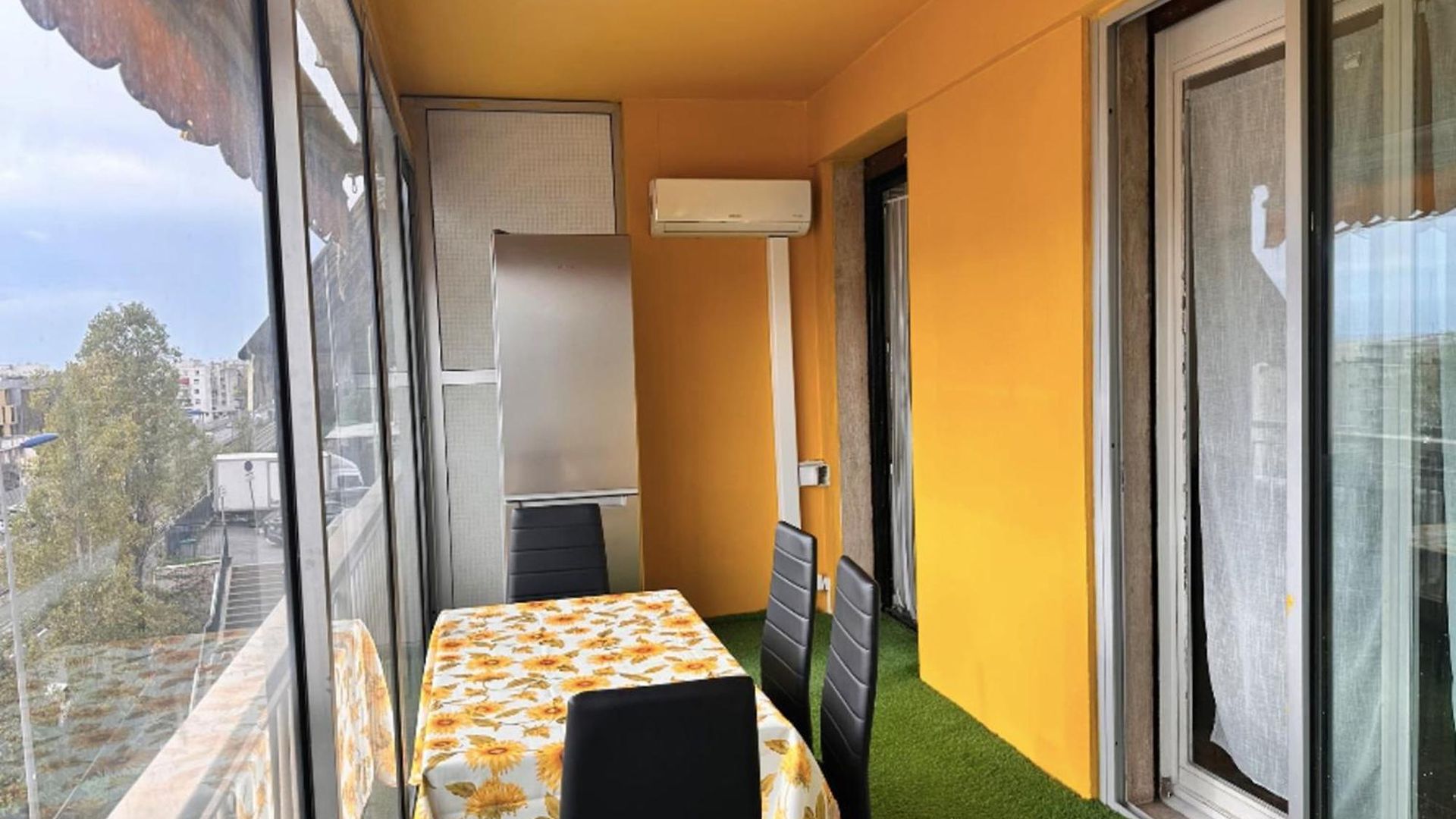 Apartment With Veranda 5min Walk To The *
