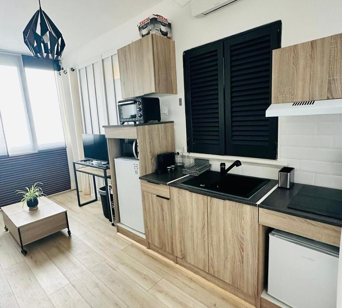 Appartement Romantique Avec Jacuzzi Privé - Aperçu - Terrasse - Parking Gratuit *