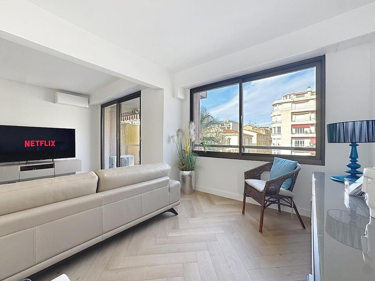 Chic Avec Balcon Carré D Or Appartement Nice