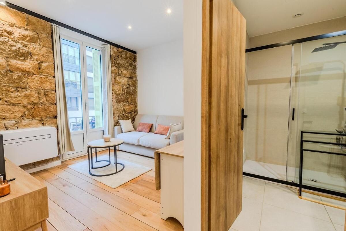 Dolce - Centre Apartment *
