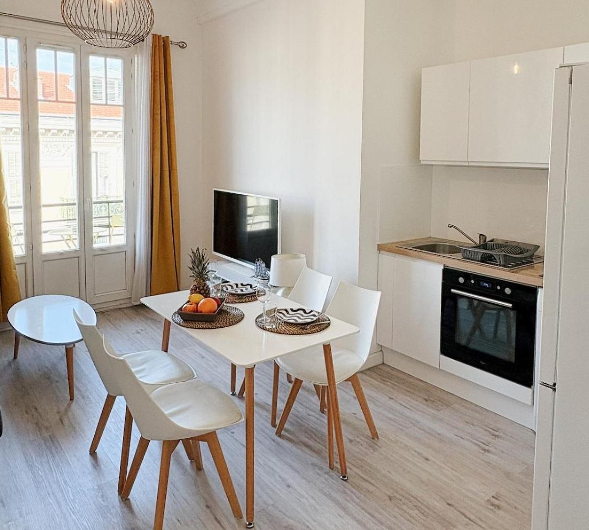 Apartment Elegant With Balcony,