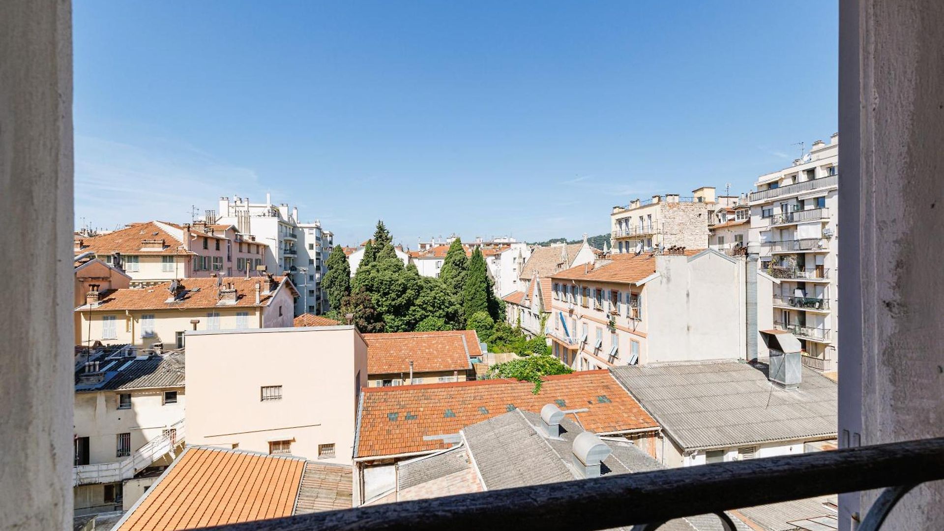 Spacieux Duplex - Carré D'or - à 2 Min De La *