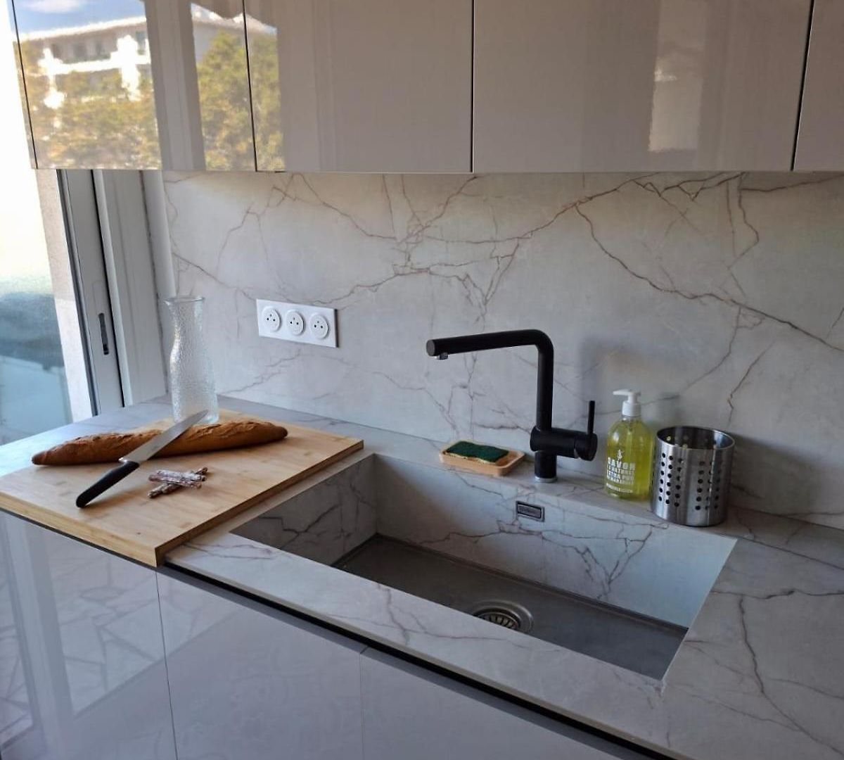 Appartement Elegant And Comfortable 3 Room, & Transport Within Walking Distance Nice