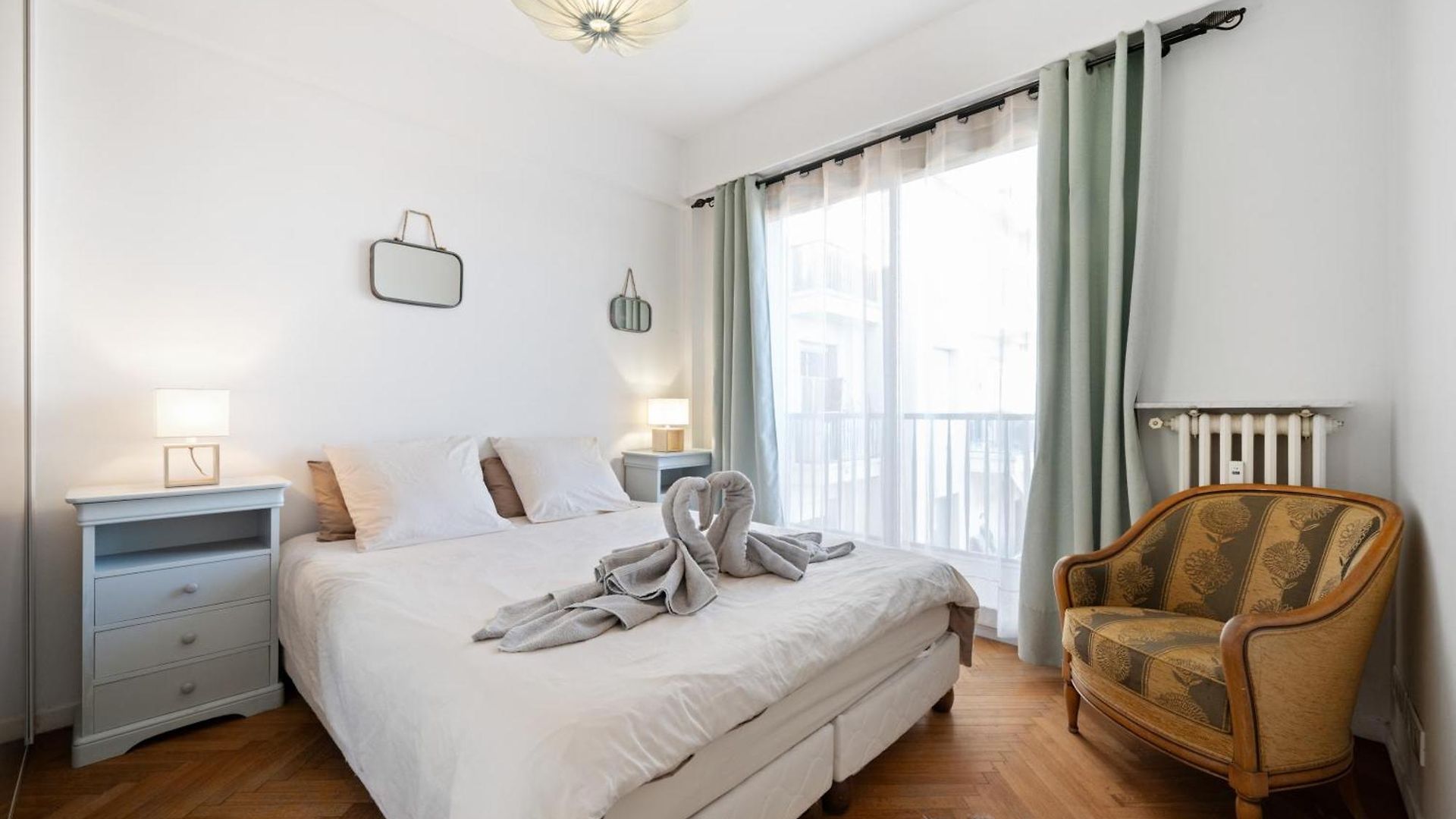 Vue Ensoleillée Sur Les Toits De Appartement