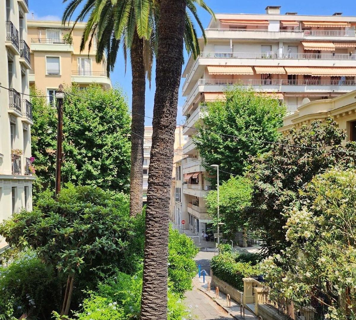 Apartment 2-room Off The