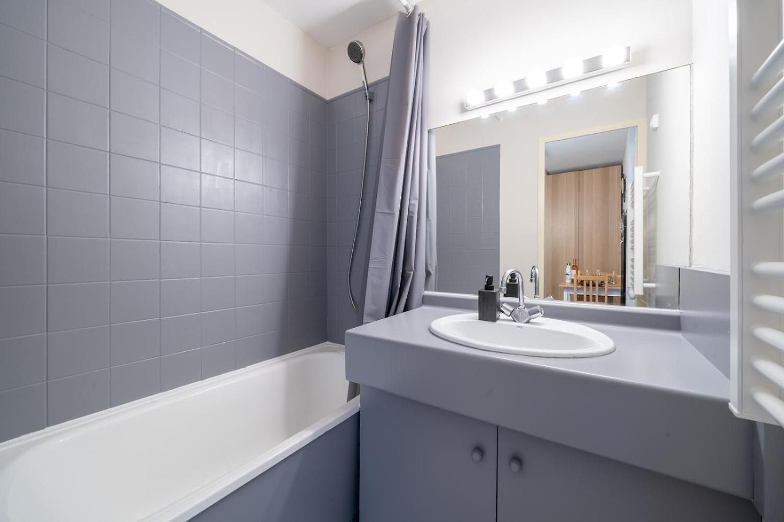Cosy 2-room Flat - Train Station - Center Nice