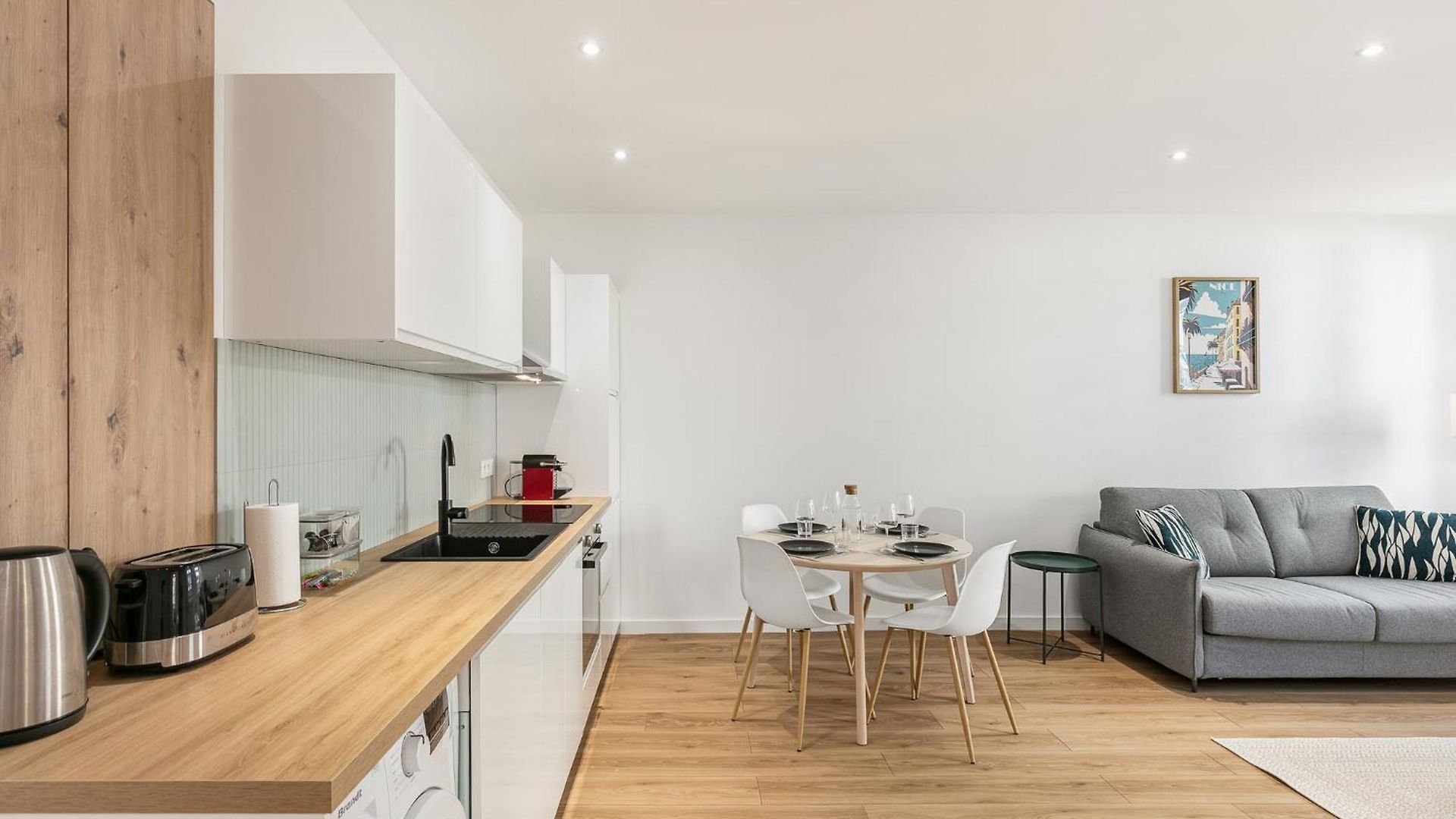 Appartement élégant 2 Pièces Niçois - Carré D'or - Centre - à 2 Min *