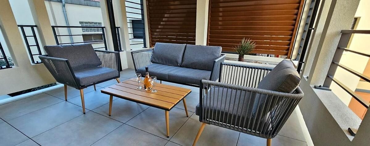 Apartment Center Nice, 10min Beach, Parking, Terrace, Direct Tram