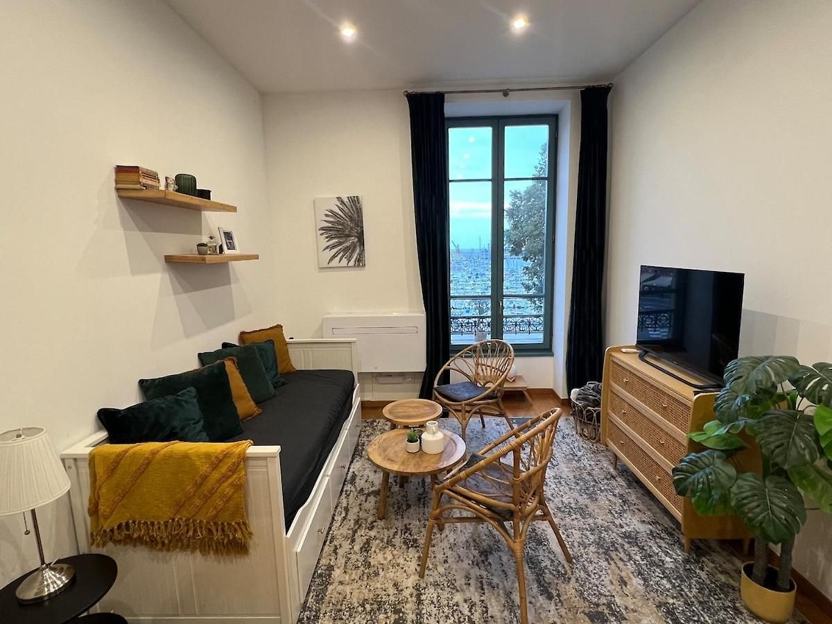 Cozy Studio, Exceptional View Of Lympia Harbor *