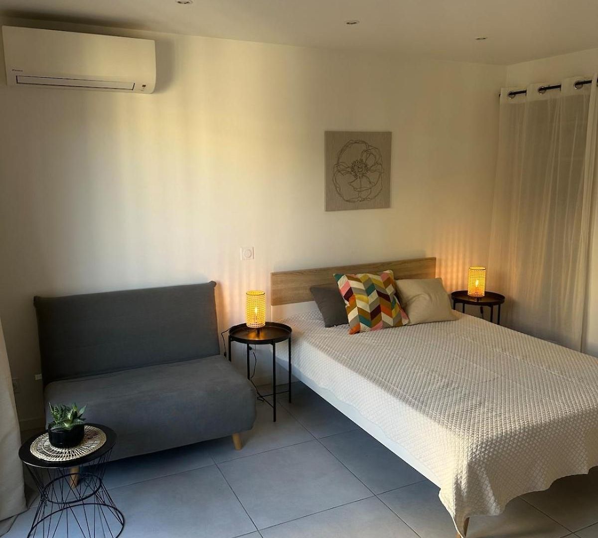 Quiet Modern In The Very Heart Of Nice