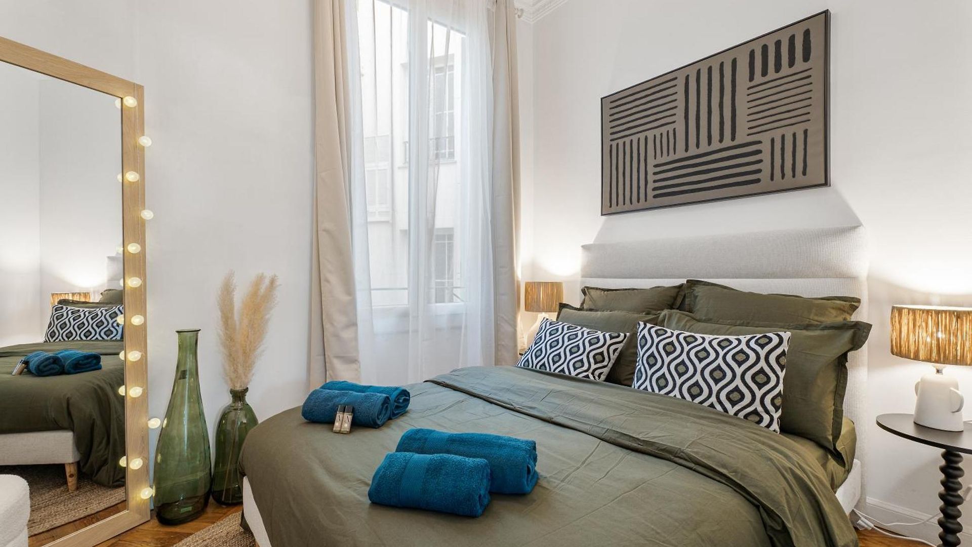 Renting - Bellevue - Chic Elegant Refuge Residential Area Liberation Appartement