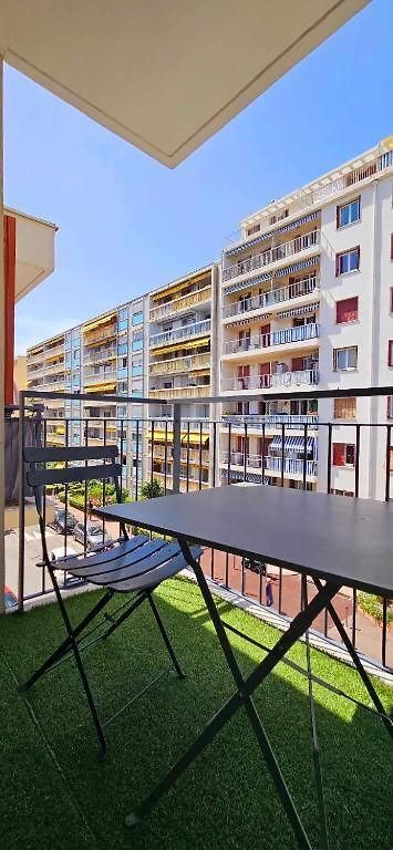 T2 Dernier Etage Avec Terrasse A 5 Min De La