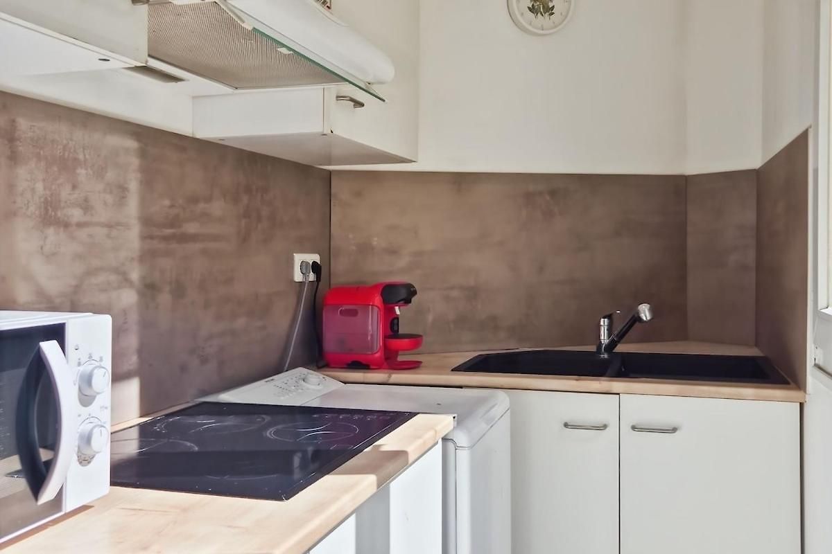 Studio, Downtown, Train Station, Wifi, Air Conditioning *