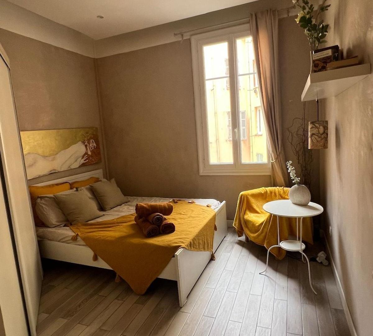 Perfectly Located 1 Bed - Port Of