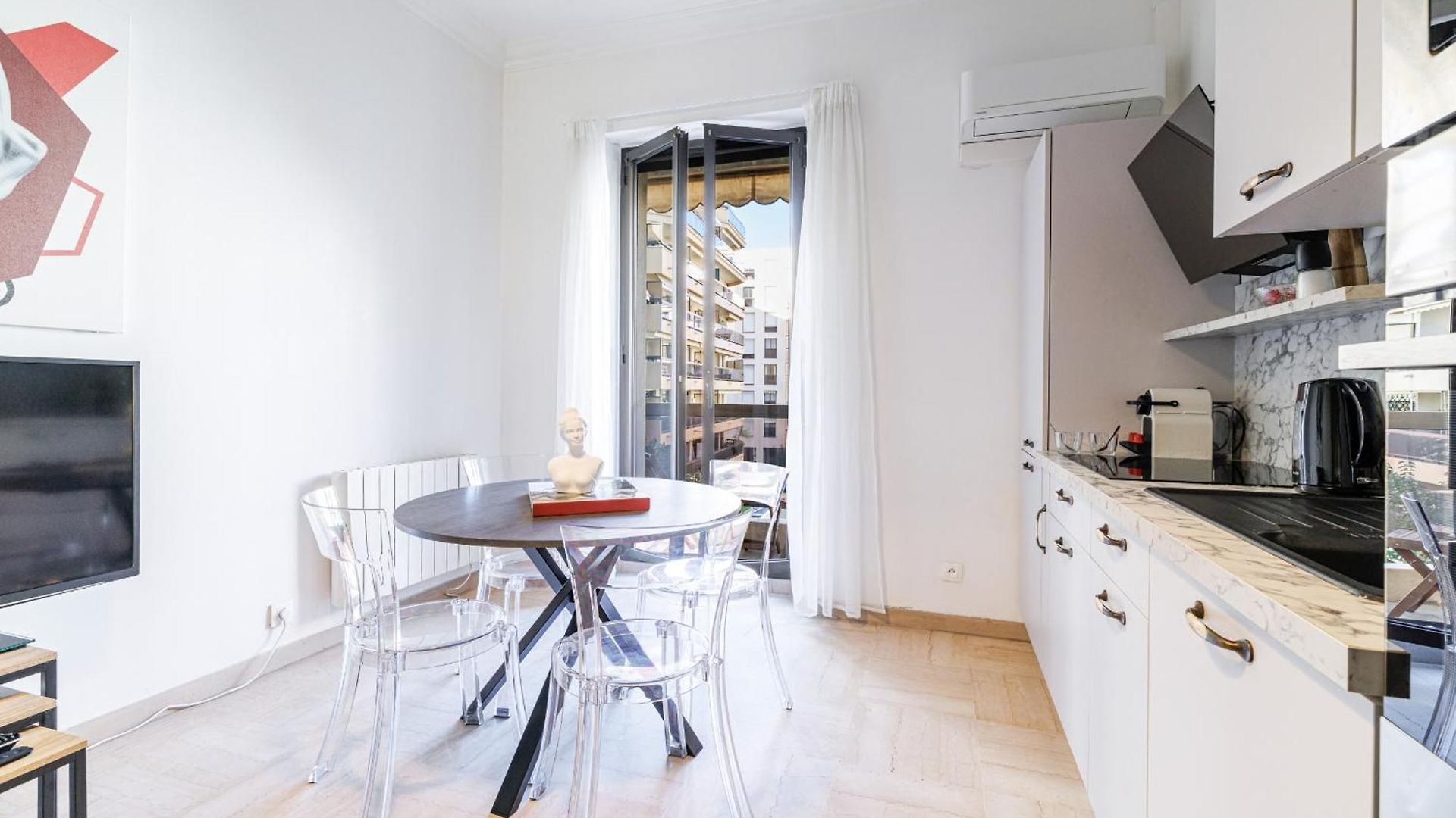 Ultra 2 Bdr - Ac & Balcony *