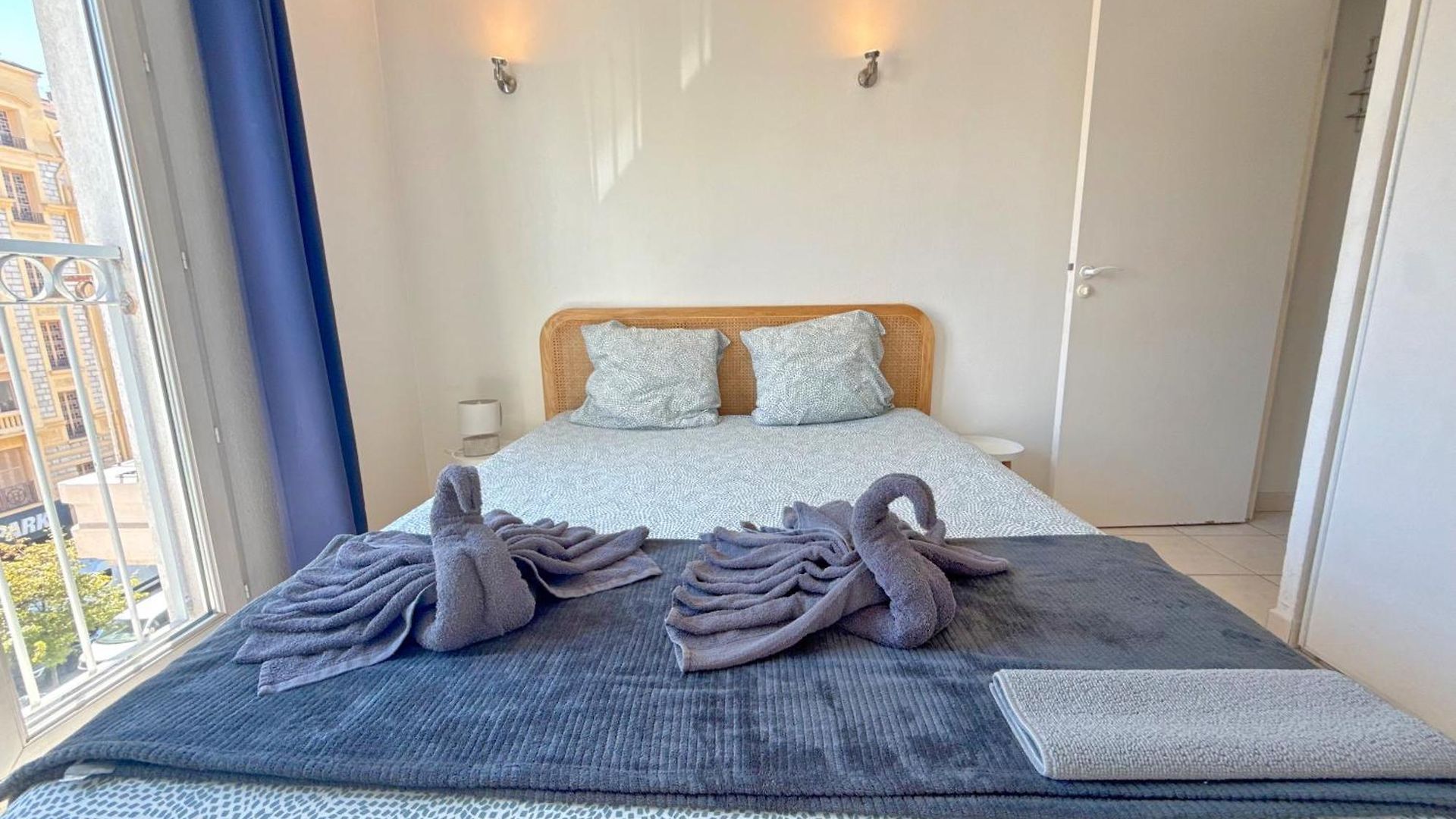 4-person - Air Conditioning And Pool *