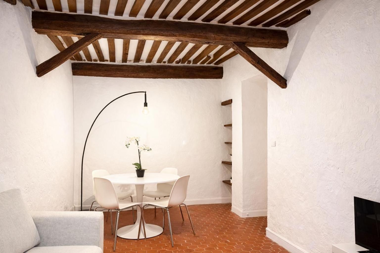 Appartement Charme Du Vieux-nice - Cocon Lumineux à 100 M De La