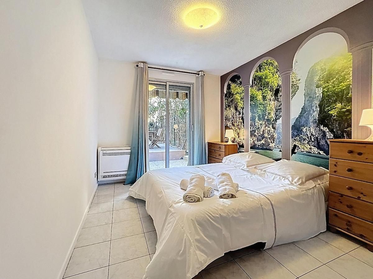 Apartment One Bedroom With Terrace , Port De , Ideal Location Nice