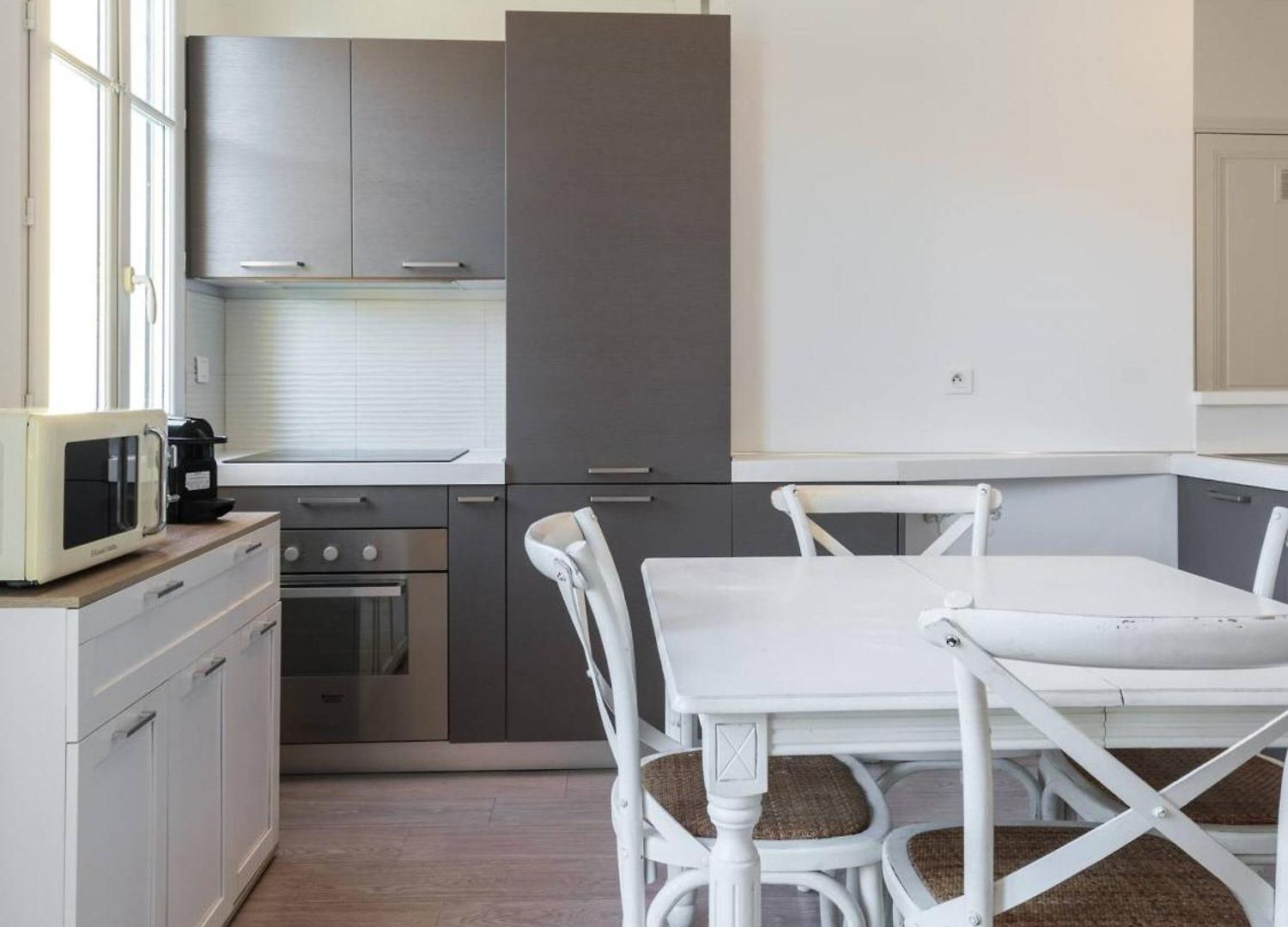 Appartement 2 Pieces Dans Le Carre D Or