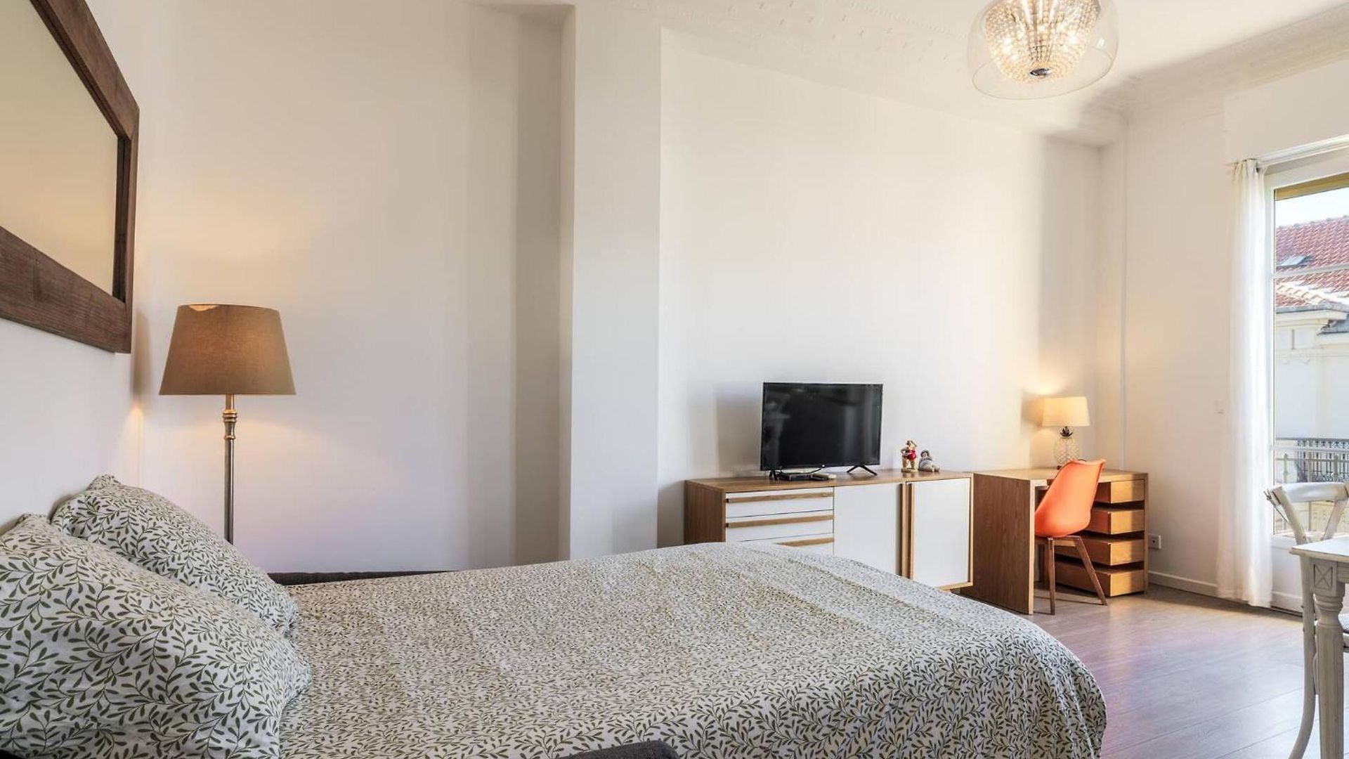 2 Pieces Dans Le Carre D Or Appartement Nice