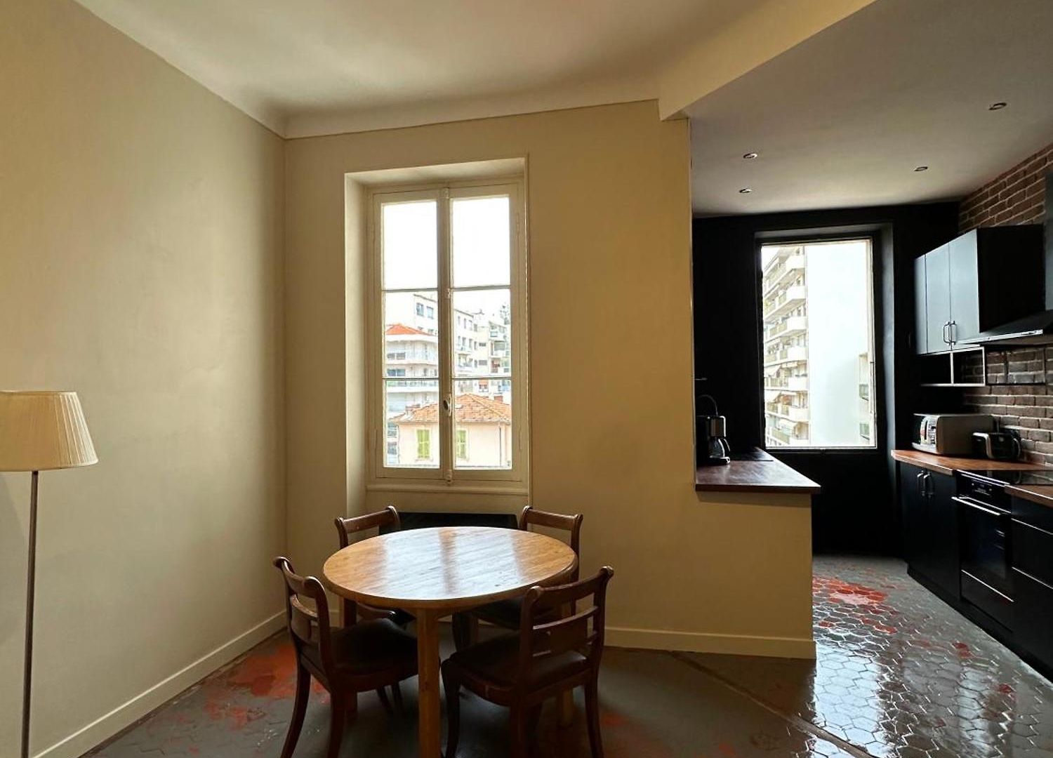 Appartement Renovated 2-room Sleeps 4 Tram And Shops Nearby