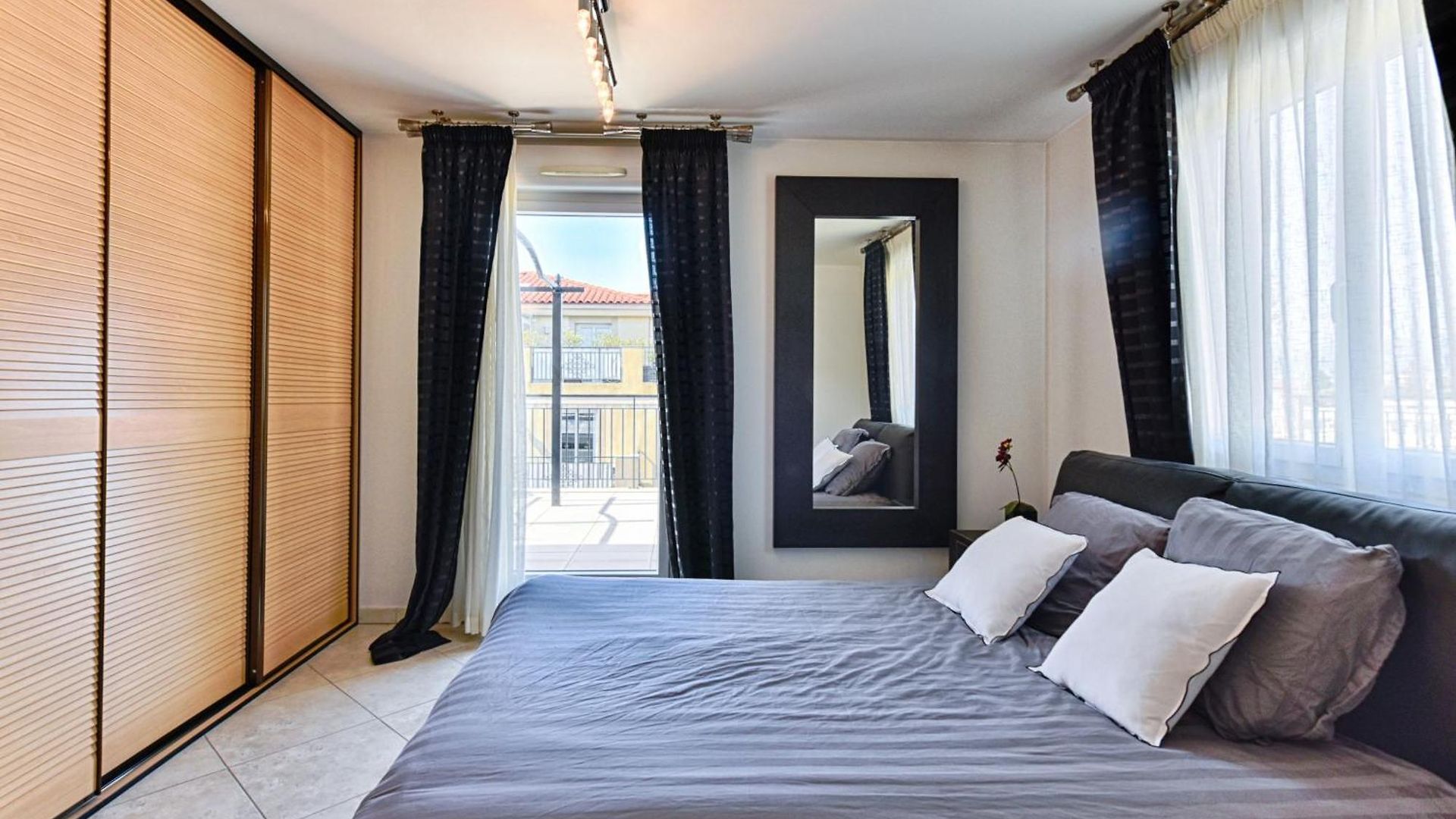 Happyfew Penthouse Lucia Apartment *