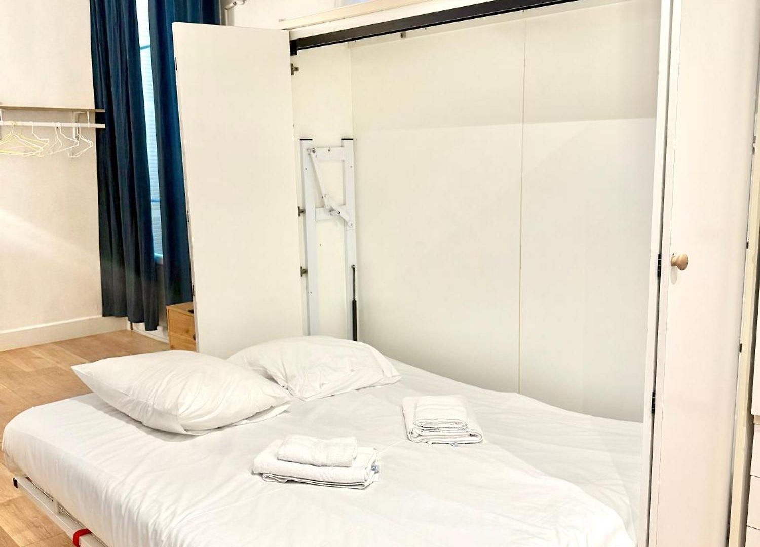 Carre Or Avec Balcon Apartment *