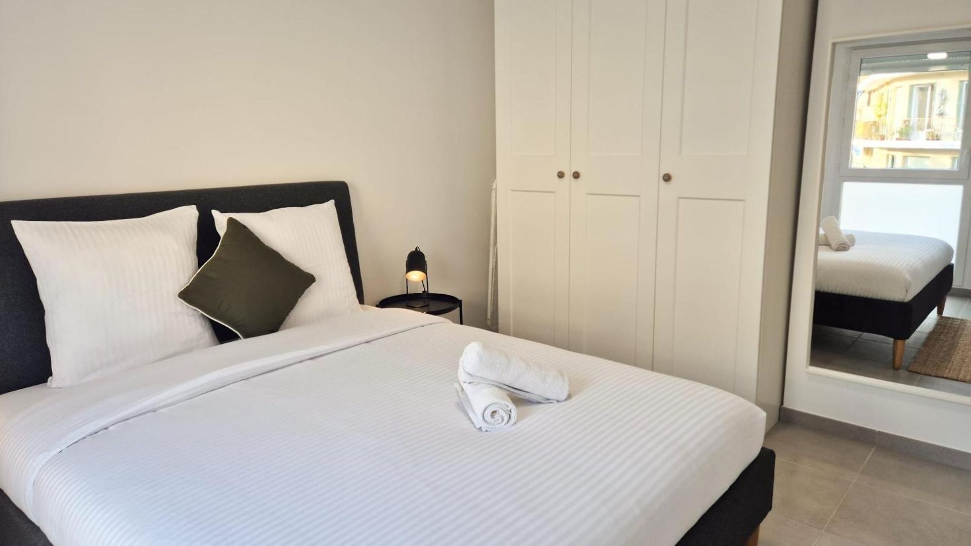 Apartment T3 Neuf Climatise Avec Parking A *