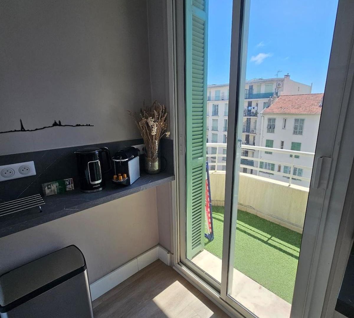 Beau à 2 Pas De La Nice