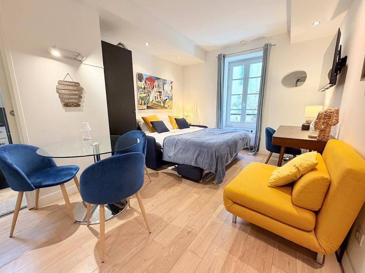 Design Et Lumineux Pres Du Port De Apartment