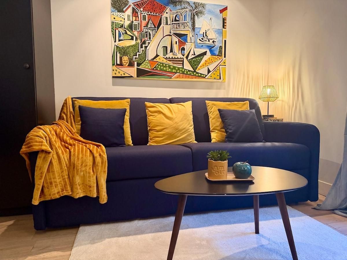 Apartment Design Et Lumineux Pres Du Port De Nice