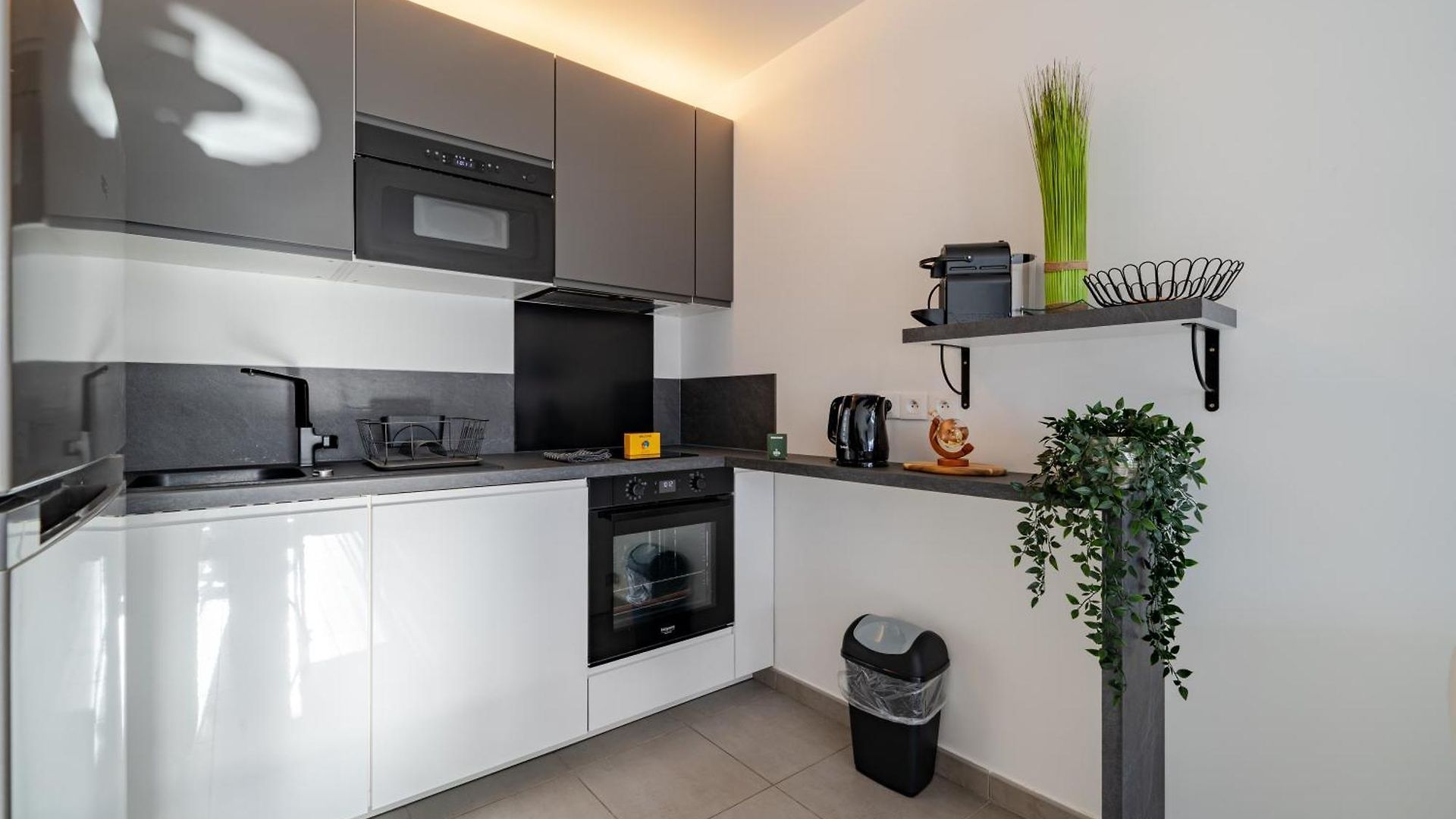 Appartement Superbe 2 Pièces - Piscine Et Garage Nice