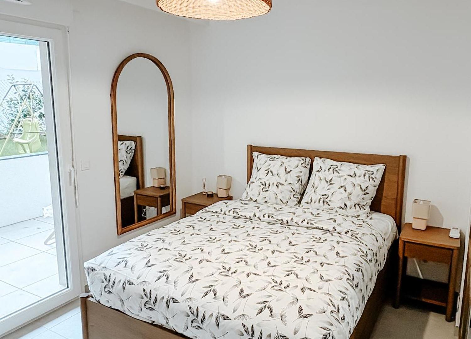 Aya - Renovated Air-conditioned Duplex With Garden *
