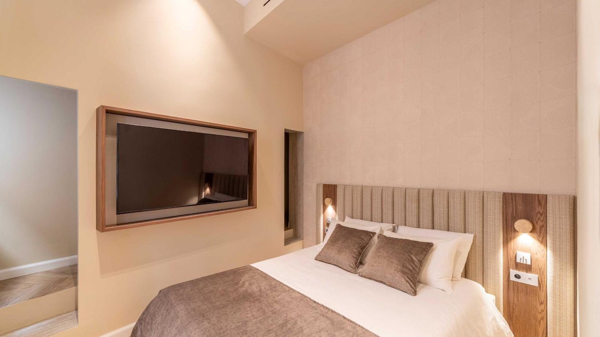 Appartement 2bdr 6p A C - Heart Of - *