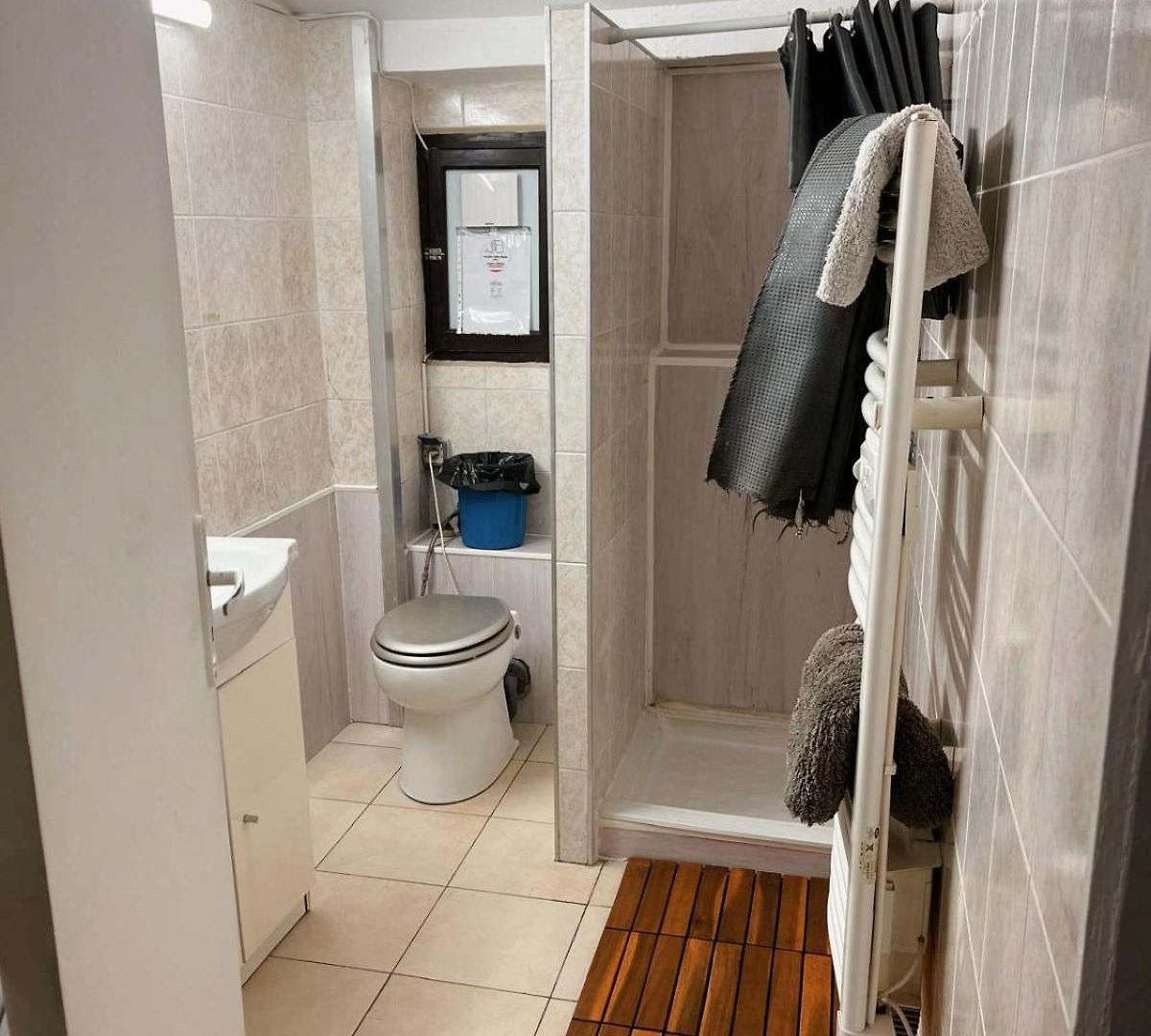 Entresol 1,2 Kilometre De La Promenade Apartment *