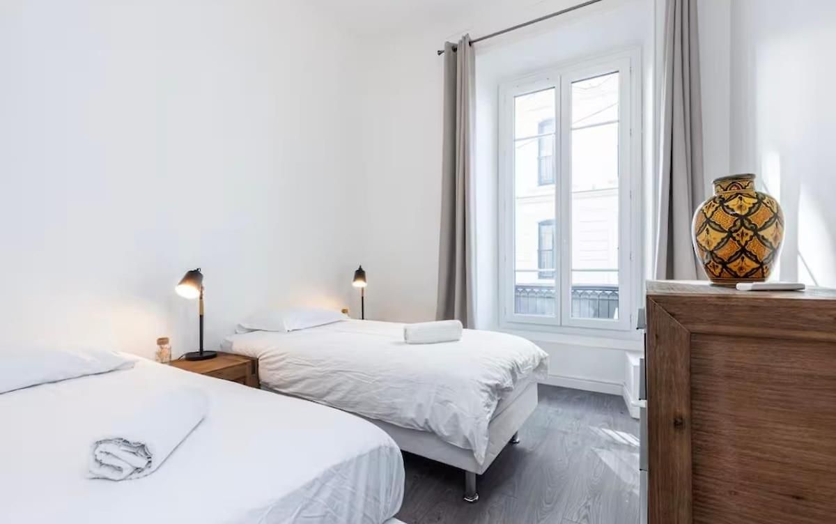 2 Jean Medecin Nice
