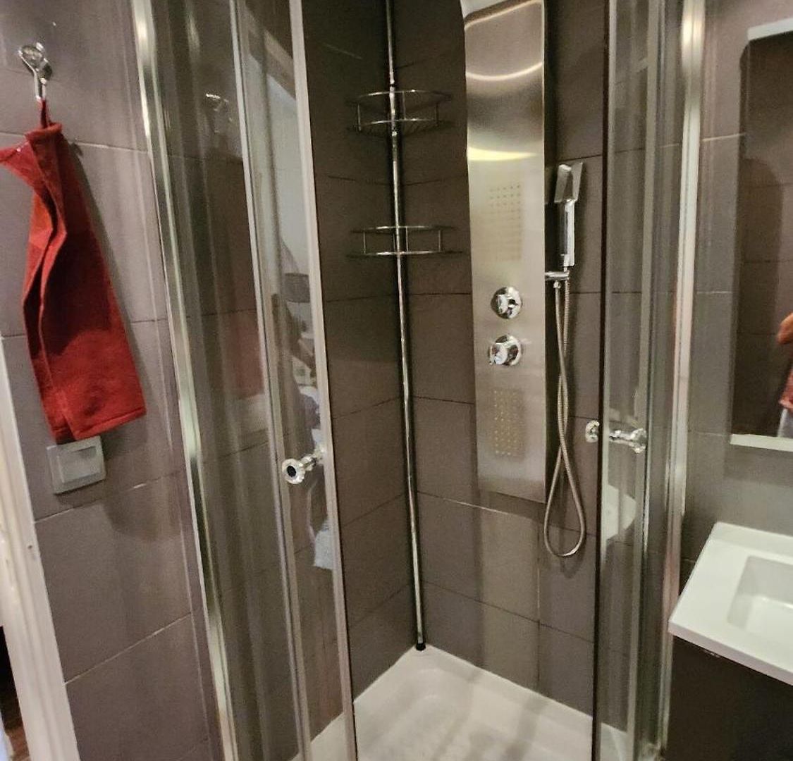 2-room Off The * Nice