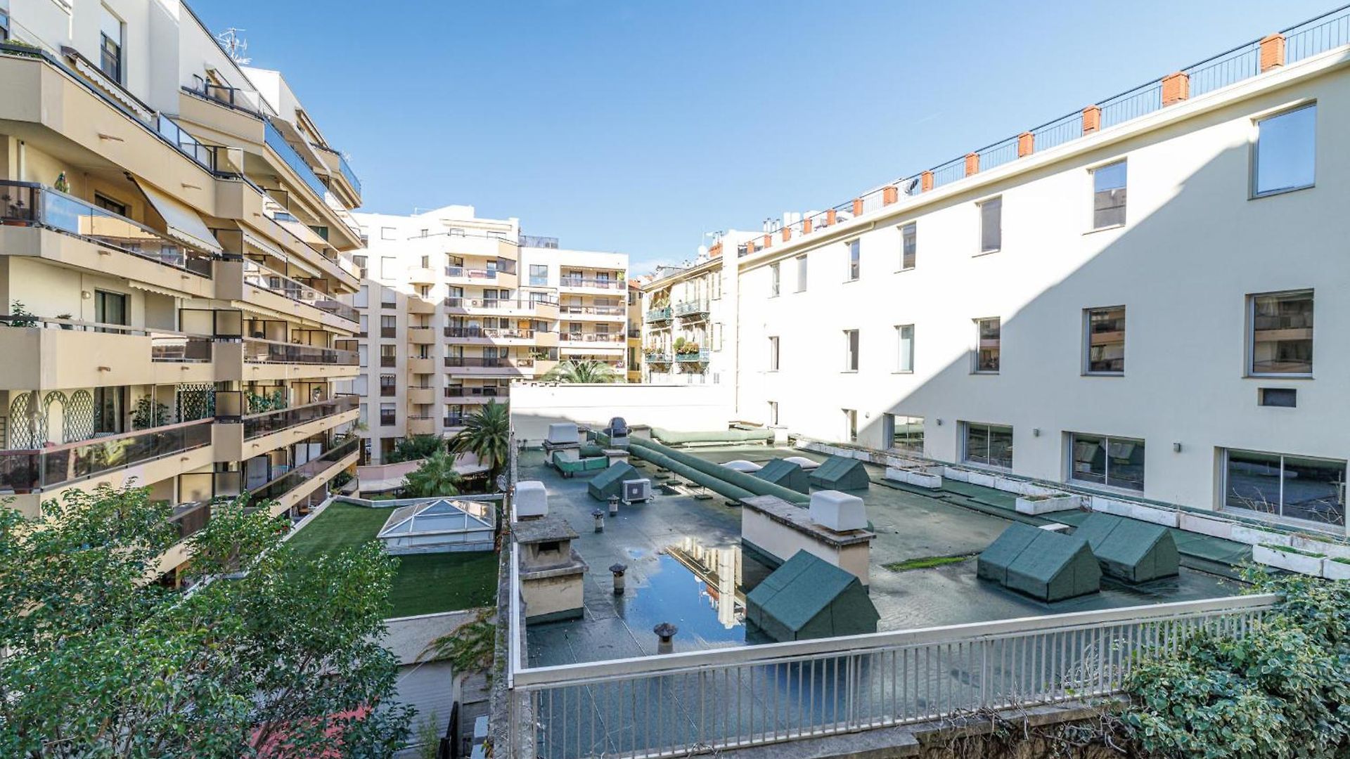 Ultra 2 Bdr - Ac & Balcony Apartment