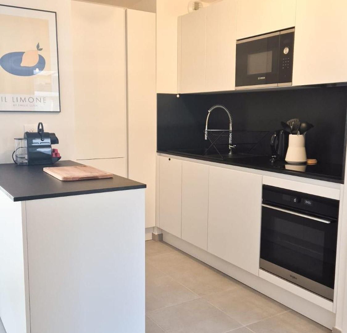 Apartment T3 Neuf Climatise Avec Parking A *